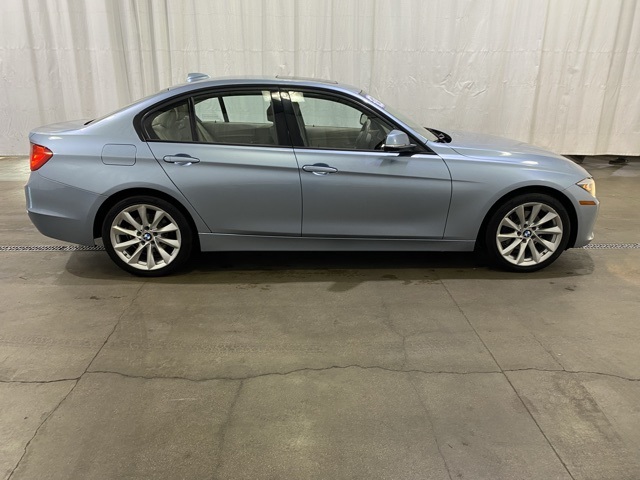 Used 2013 BMW 3 Series 328i with VIN WBA3B5C5XDF597489 for sale in Grants Pass, OR