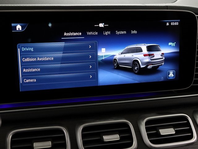 2026 Mercedes Benz GLS 450 4MATIC photo 18