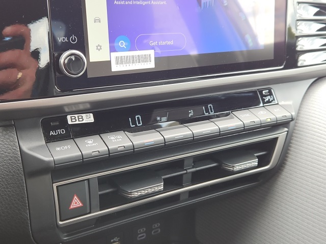 2026 Toyota Camry SE photo 34