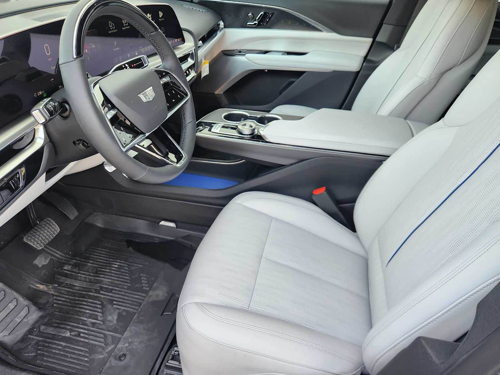 2026 Cadillac Lyriq Luxury photo 6