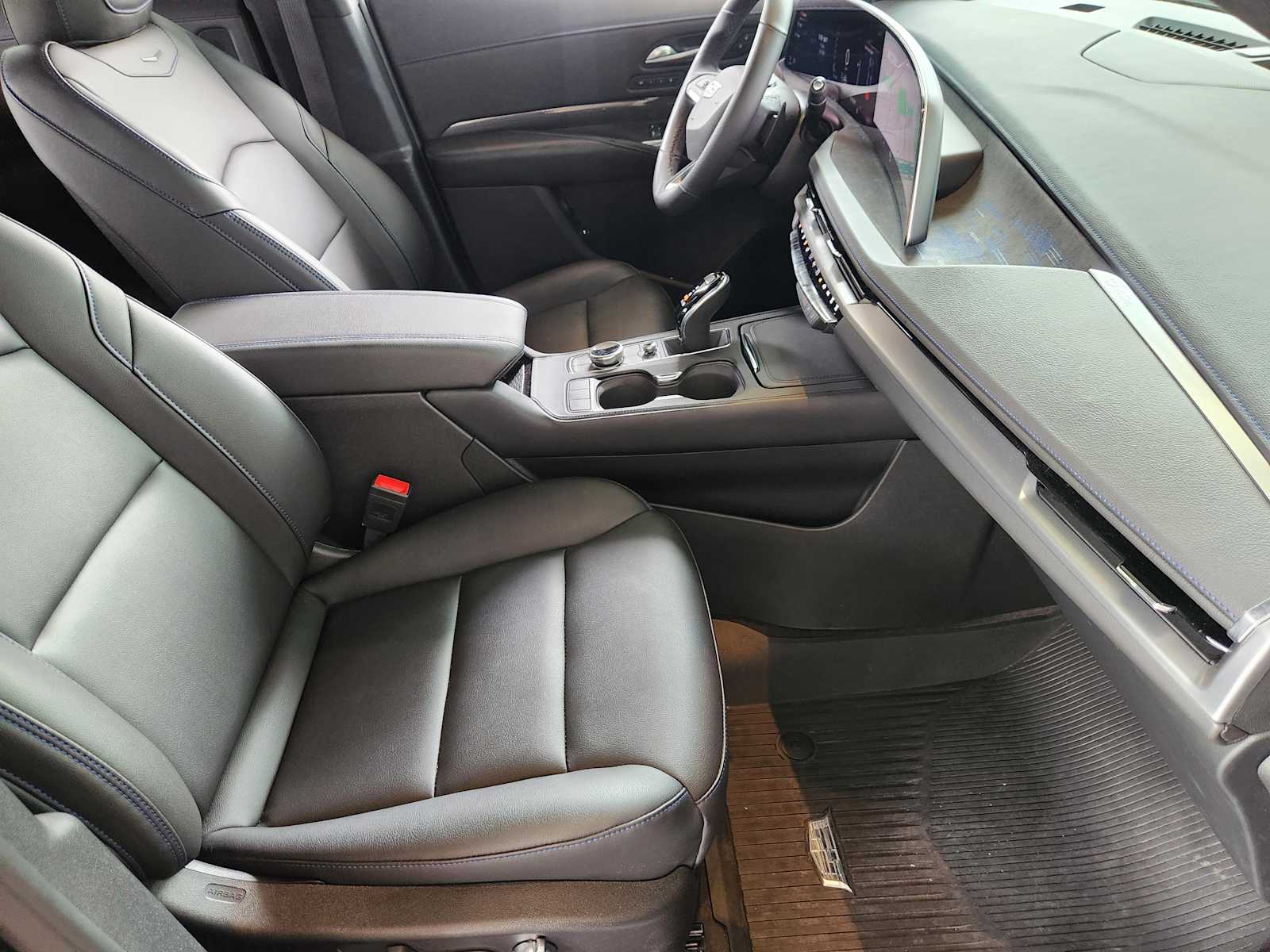 2025 Cadillac XT4 Sport photo 9
