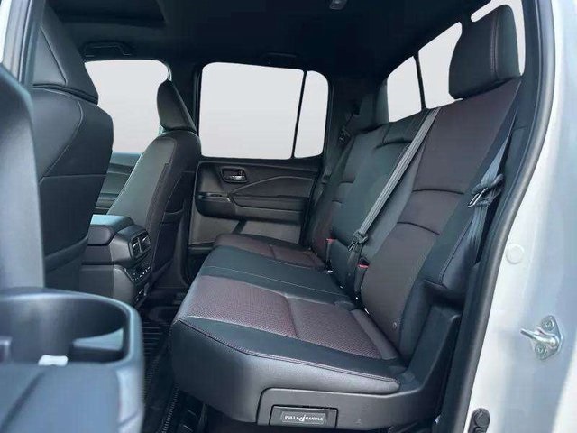 2025 Honda Ridgeline Black Edition photo 32