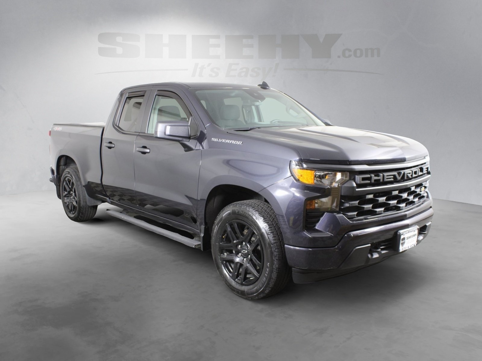 2023 Chevrolet Silverado 1500 Custom photo 2