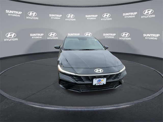 2025 Hyundai Elantra SEL Sport photo 3