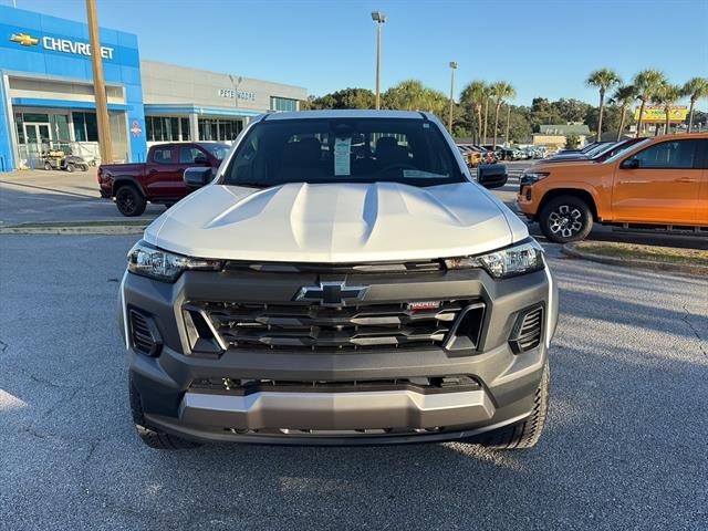 2026 Chevrolet Colorado Trail Boss photo 2