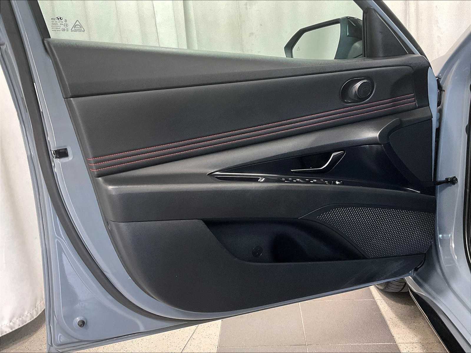 2023 Hyundai Elantra N Line photo 9
