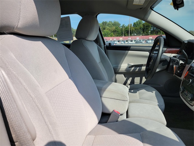 2009 Chevrolet Impala 1LT photo 16