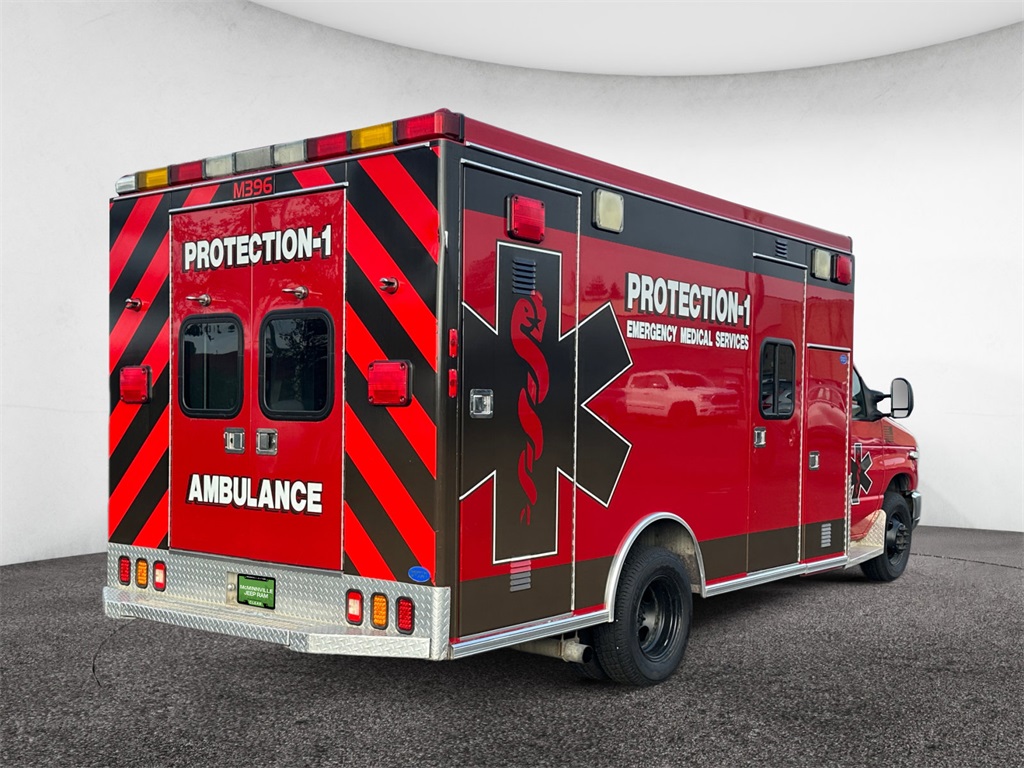 2008 Ford E-450 photo 4