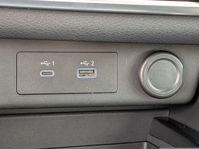 2022 Nissan Rogue SV photo 16