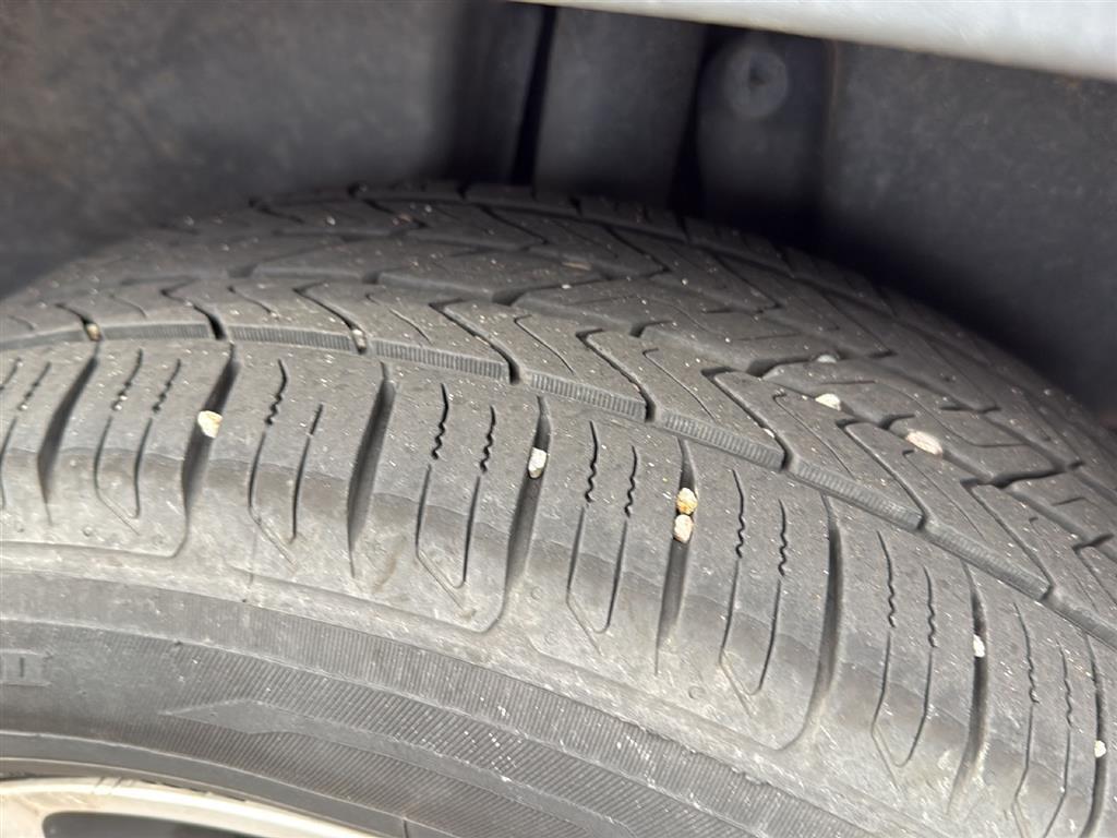 2019 Jeep Cherokee Limited photo 2