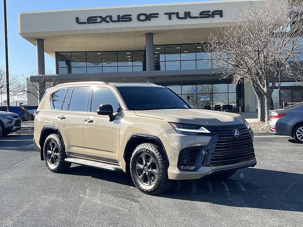 2025 Lexus LX Overtrail's photo