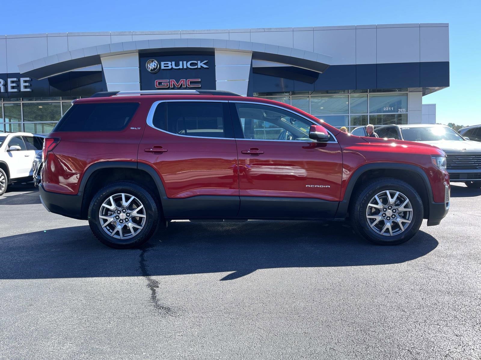 2022 Gmc Acadia SLT photo 2