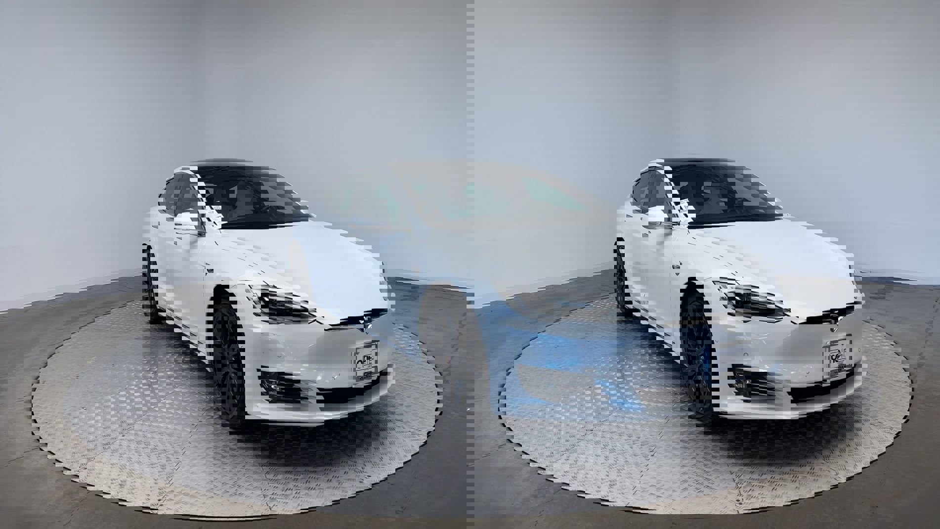 5YJSA1E46KF337266