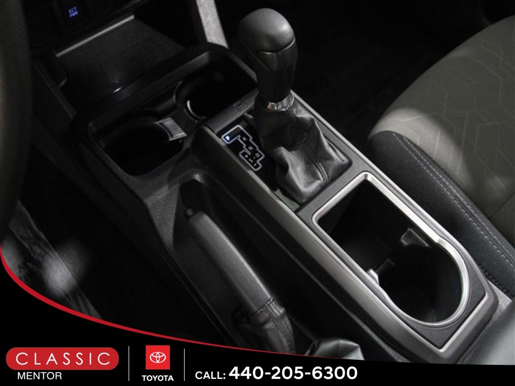 2022 Toyota Tacoma SR V6 photo 13