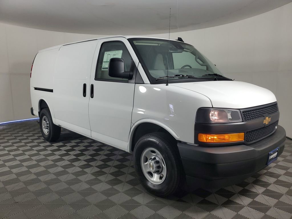 2025 Chevrolet Express Cargo 2500 photo 3