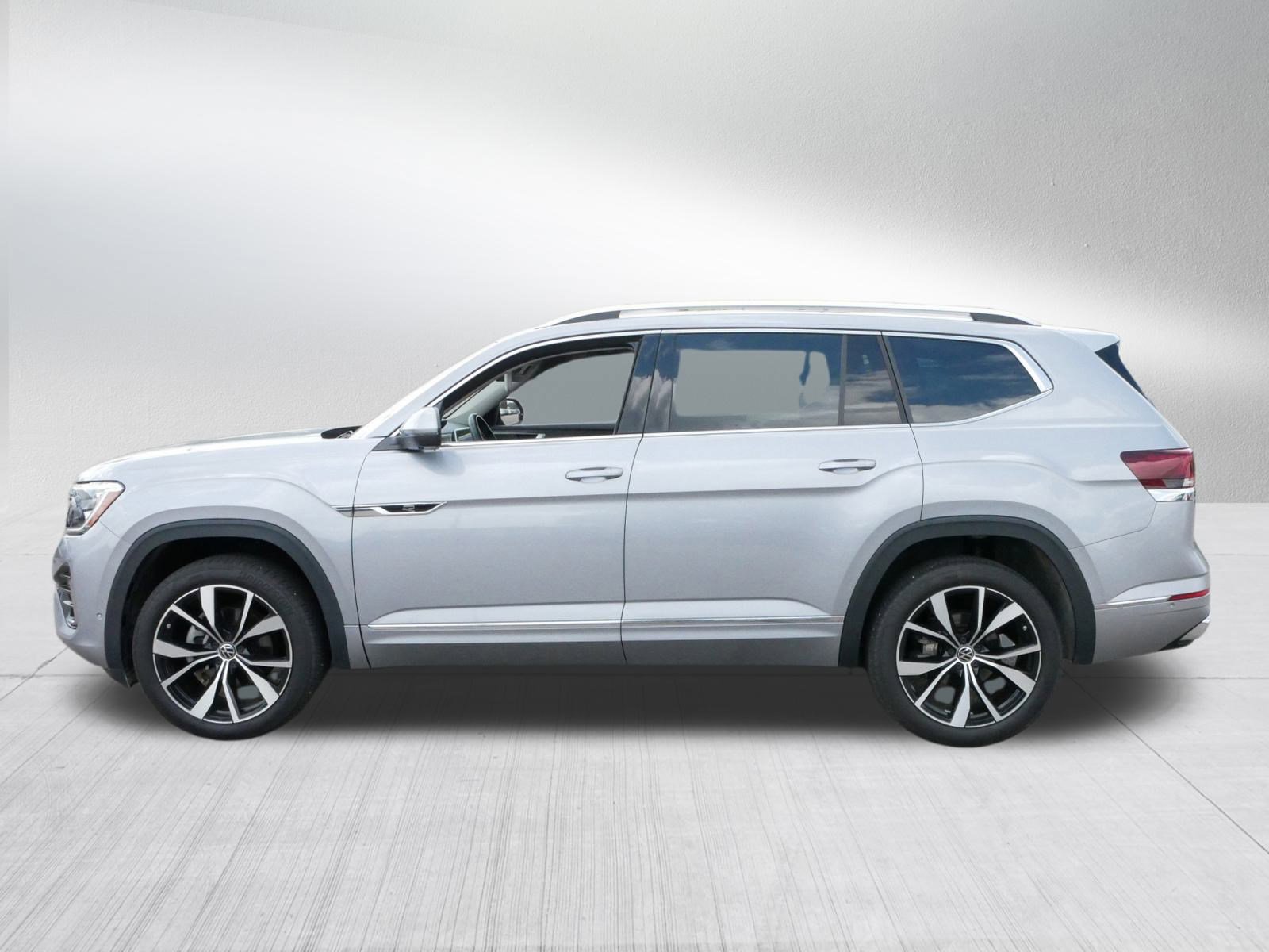 2024 Volkswagen Atlas SEL Premium R-Line photo 4