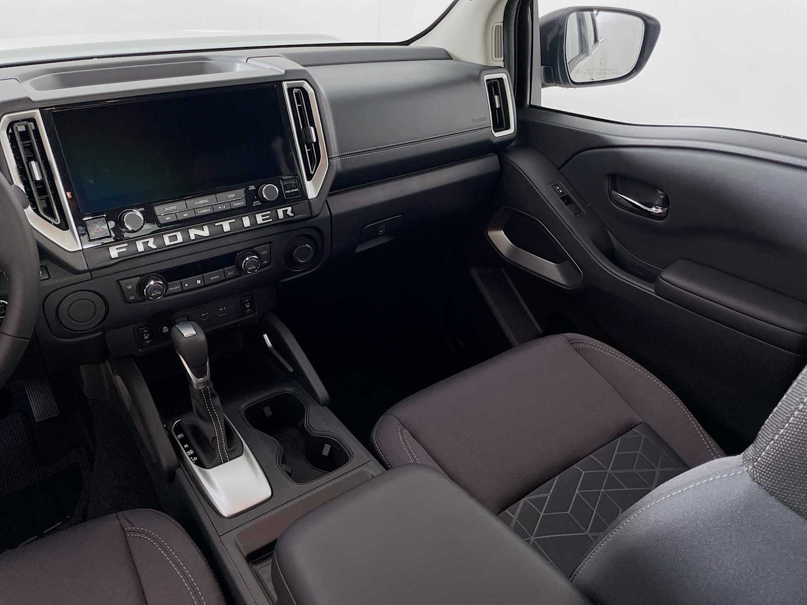 2025 Nissan Frontier SV photo 21