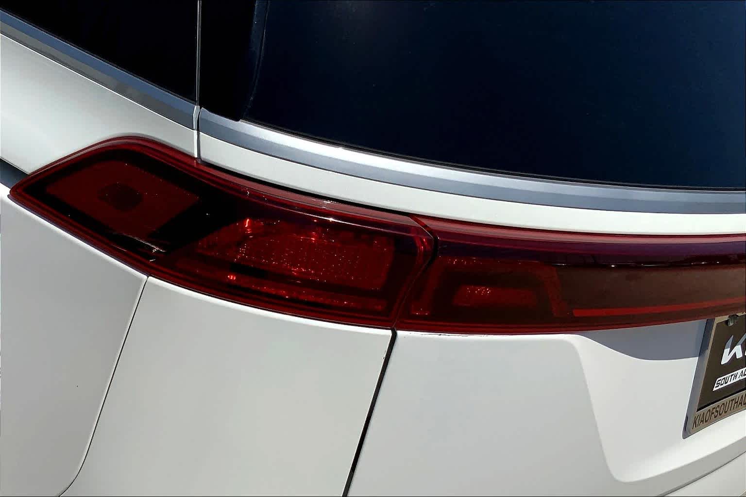 2022 Kia Carnival LX photo 25