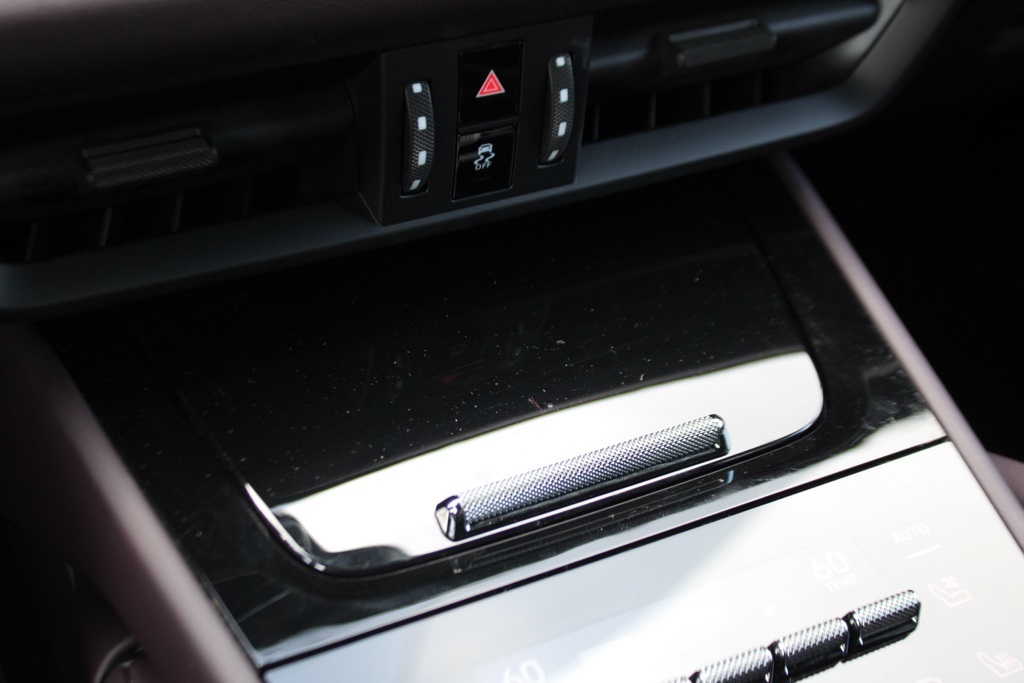 2025 Porsche Cayenne Coupe Base photo 27