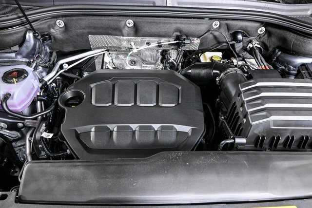 2025 Volkswagen Atlas Cross Sport SEL R-Line photo 35