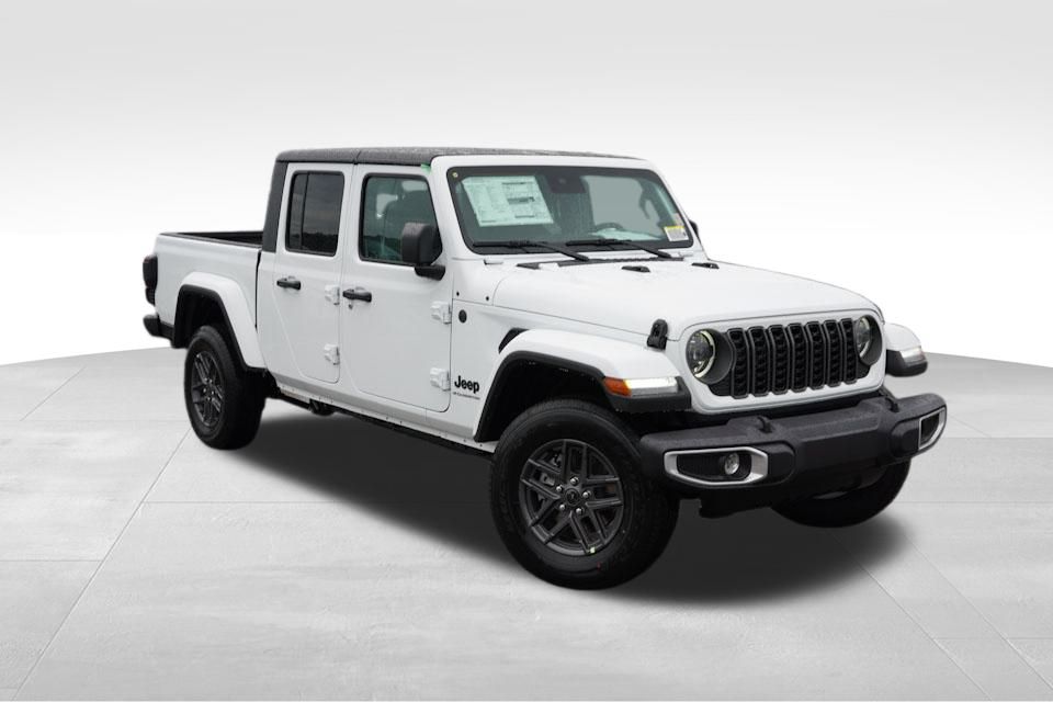 2025 Jeep Gladiator Sport S's photo