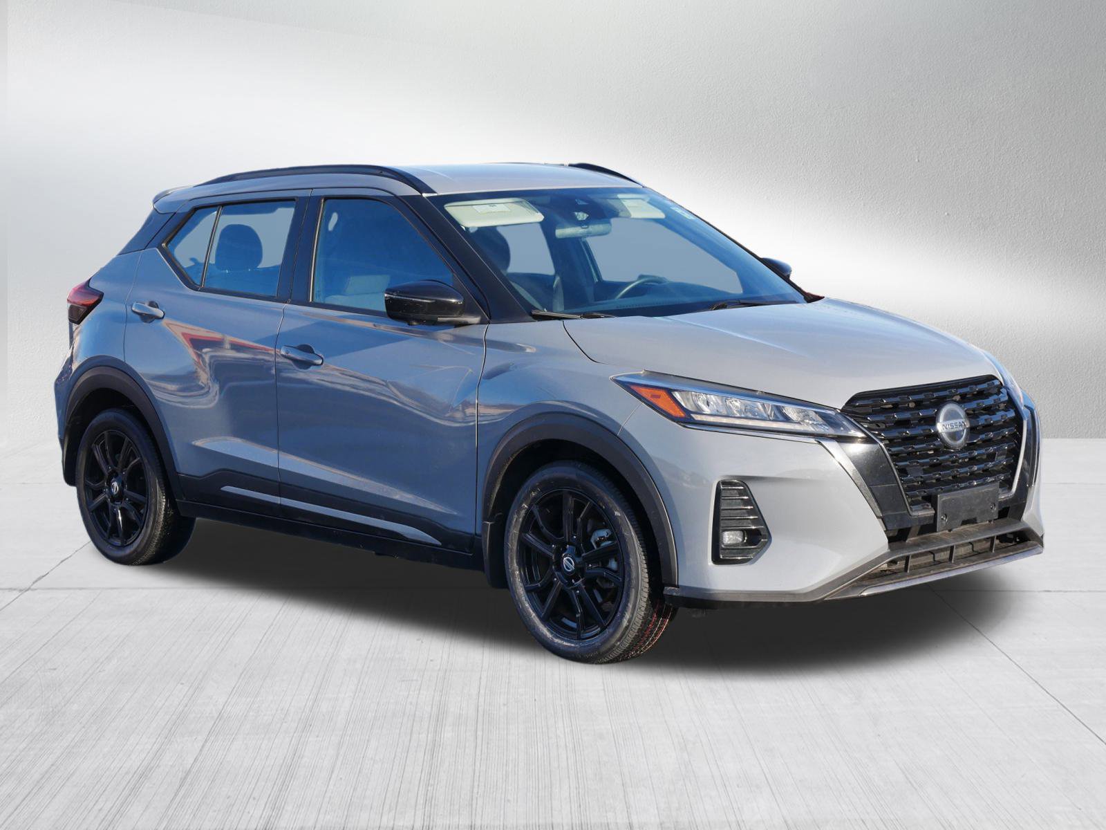 2021 Nissan Kicks SR