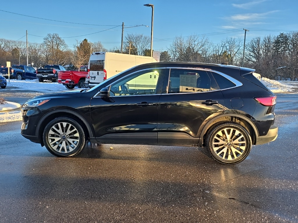 2021 Ford Escape Titanium photo 3