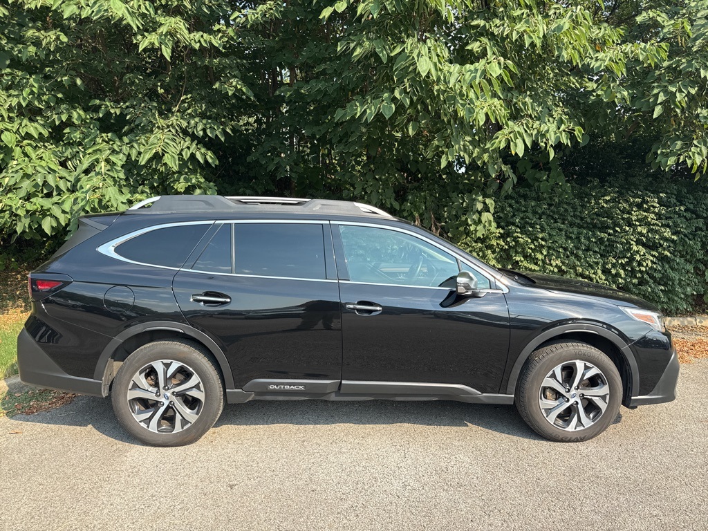 2022 Subaru Outback Touring XT photo 2