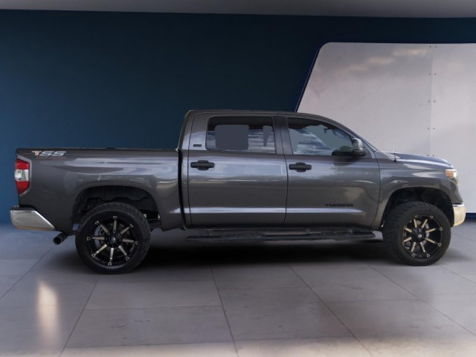 2019 Toyota Tundra SR5 CrewMax photo 5