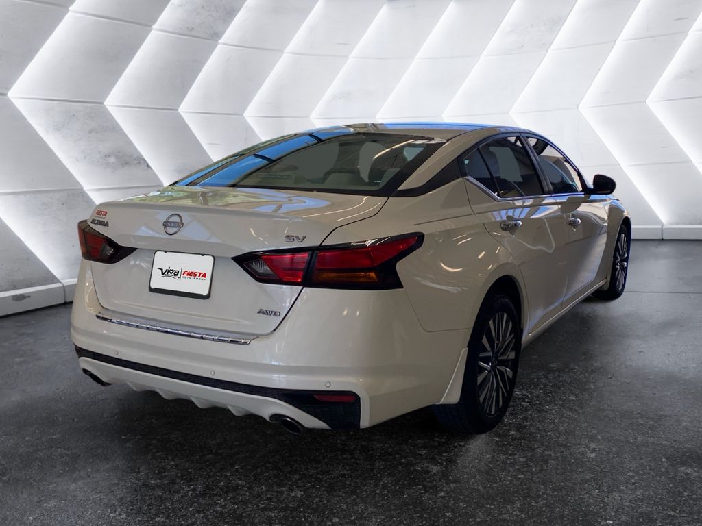 2023 Nissan Altima 2.5 SV photo 4