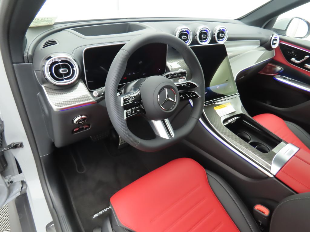 2025 Mercedes Benz GLC 300 photo 9