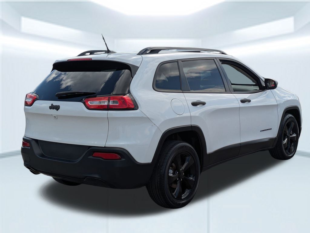 2016 Jeep Cherokee Altitude photo 4