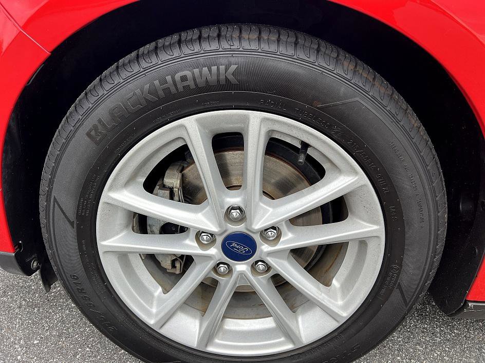 2017 Ford Focus SE photo 9