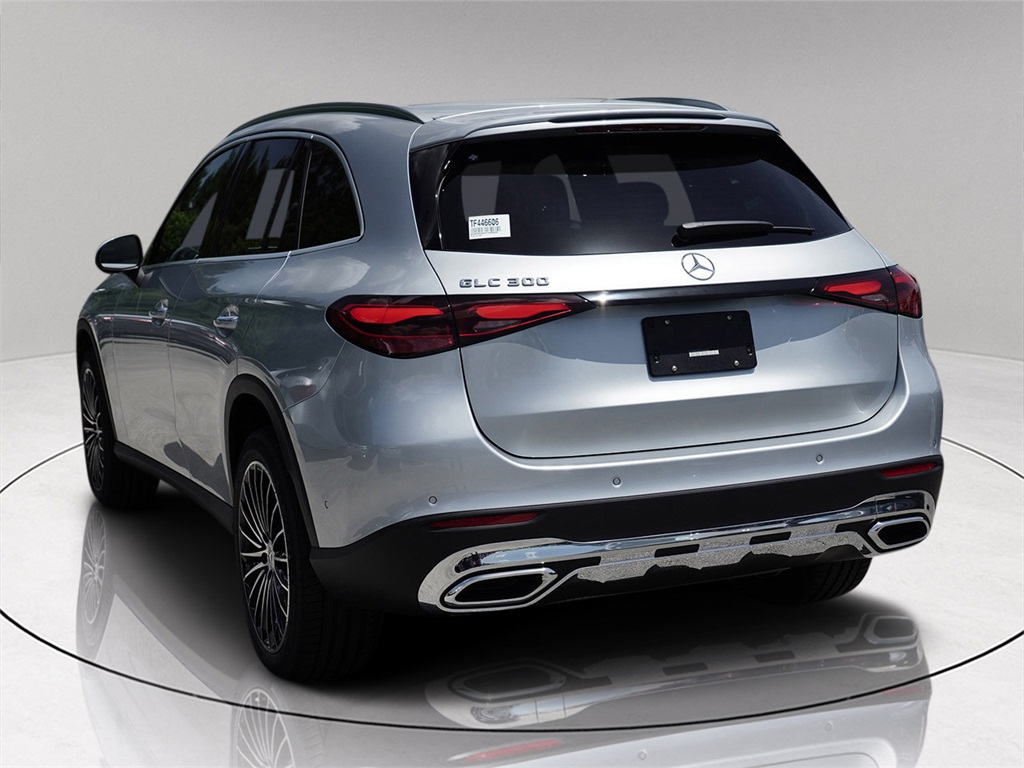 2026 Mercedes Benz GLC 300 photo 4