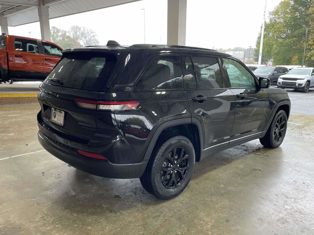 2024 Jeep Grand Cherokee Altitude X photo 4