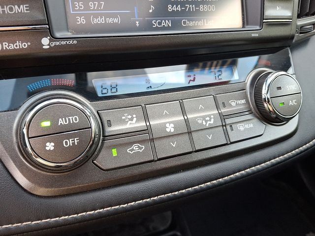 2015 Toyota RAV4 XLE photo 15
