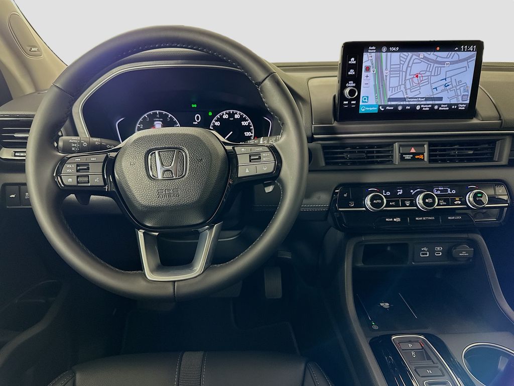 2025 Honda Pilot Touring photo 18