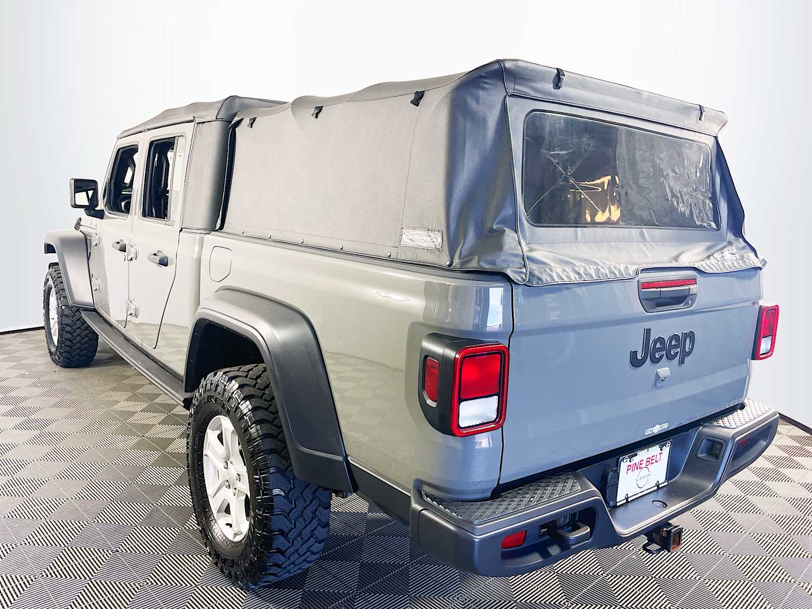 2020 Jeep Gladiator Sport photo 5
