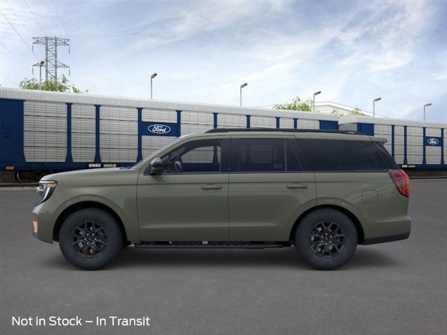 2025 Ford Expedition photo 3