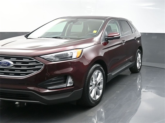 2024 Ford Edge Titanium's photo