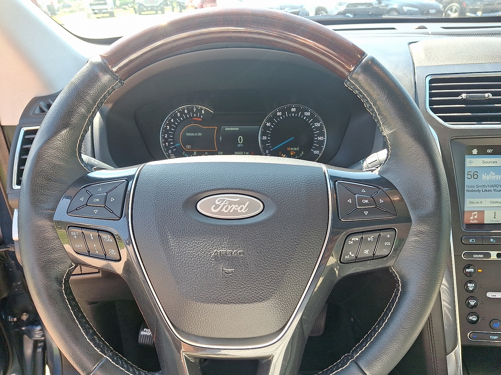 2018 Ford Explorer Platinum photo 19