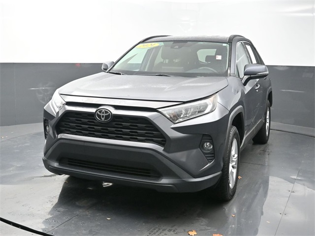 2021 Toyota RAV4 XLE's photo