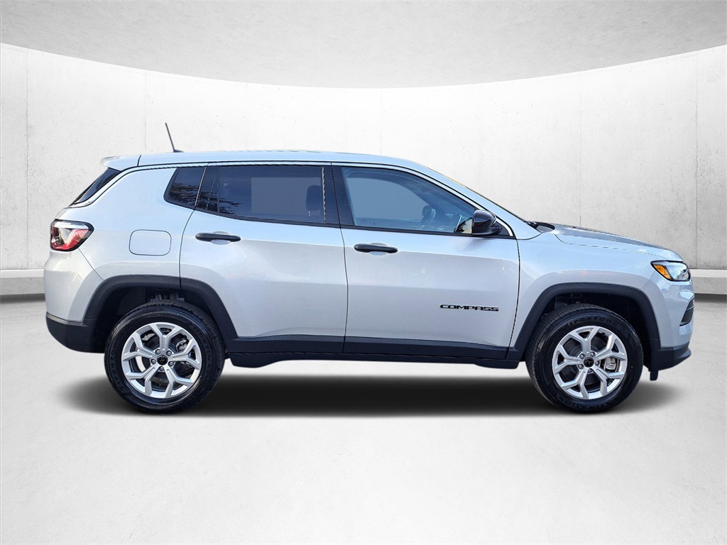 2025 Jeep Compass Sport photo 3