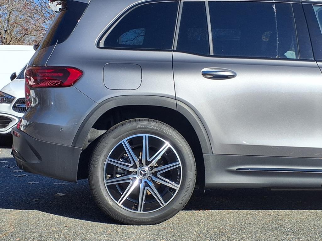 2024 Mercedes Benz EQB 300 4MATIC photo 3