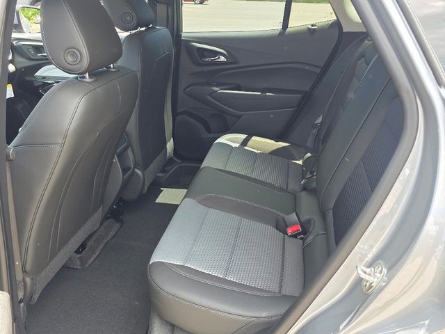 2025 Chevrolet Trax LT photo 10