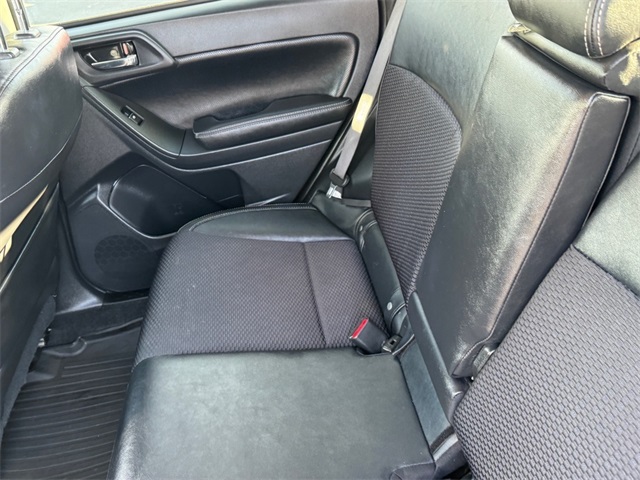 2017 Subaru Forester 2.0XT Premium photo 9