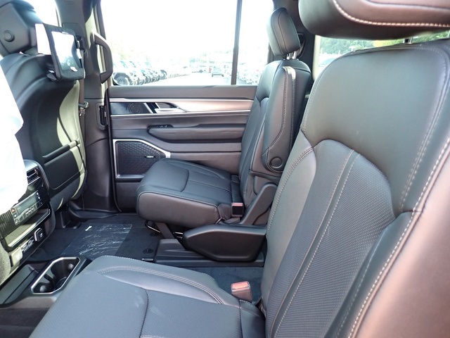 2025 Jeep Wagoneer Series II photo 11