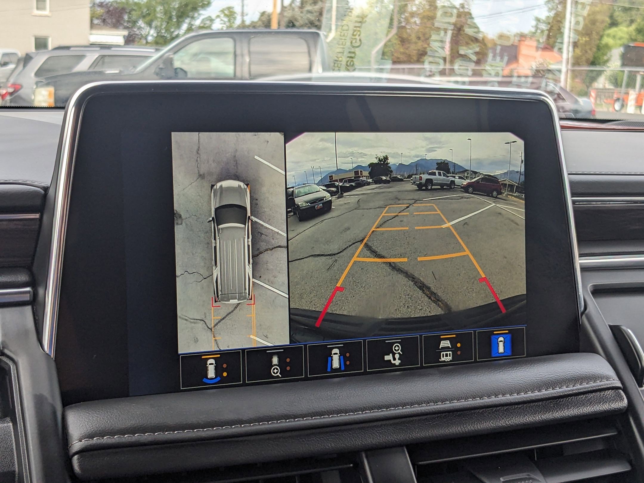 2023 Chevrolet Tahoe LT photo 17