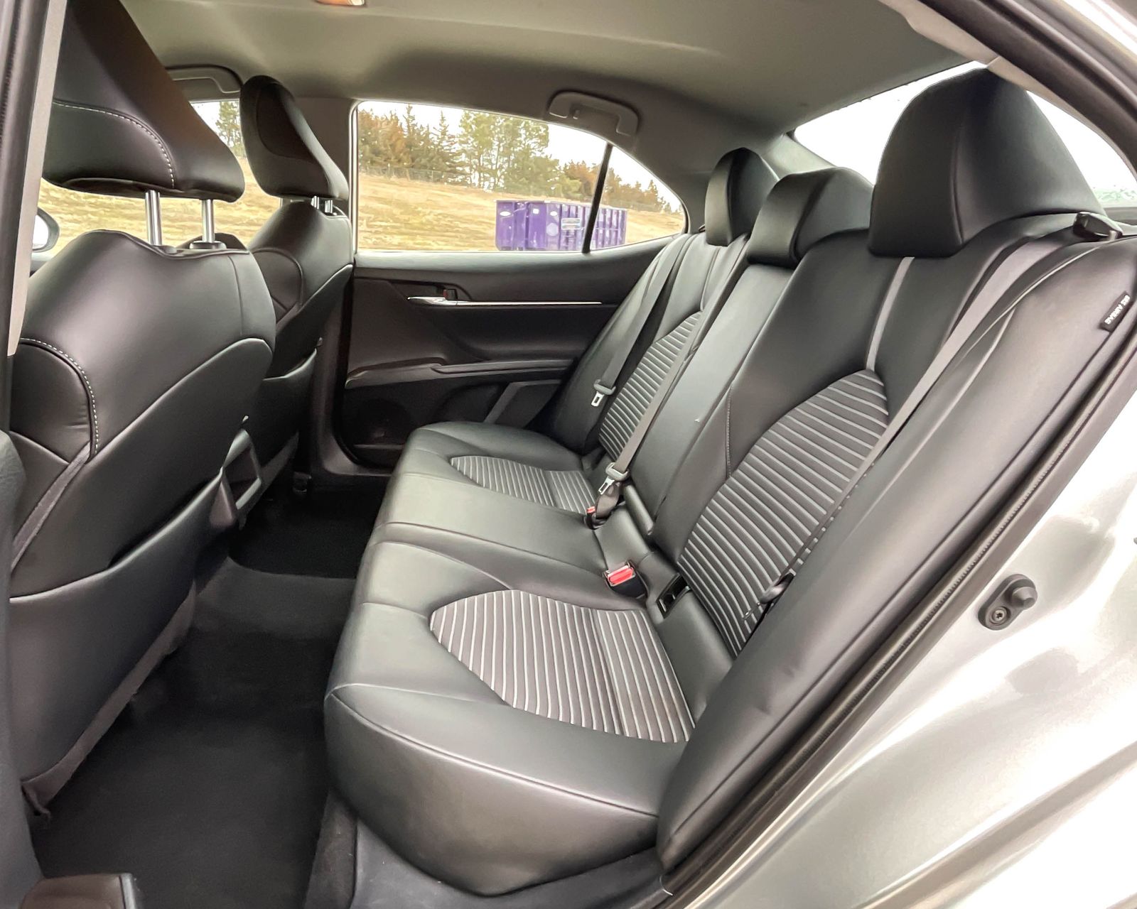 2022 Toyota Camry SE photo 18