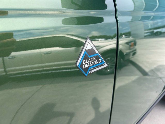 2024 Ford Bronco Black Diamond photo 4